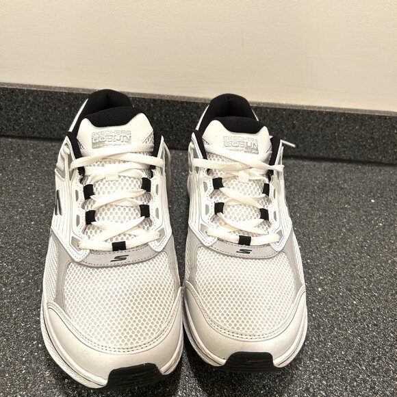 Skechers Air Cooled (Goga Mat)  Go Run  (SN 220868/WSL) - Picture 4 of 7